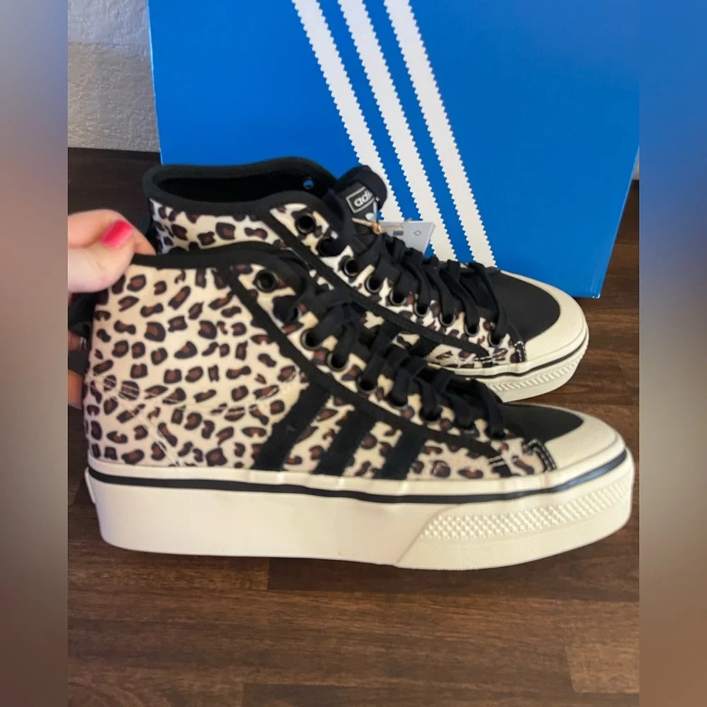 New in box Adidas sneakers‎ women’s size 8.5 Nizza Platform Mid cheetah shoes 🖤